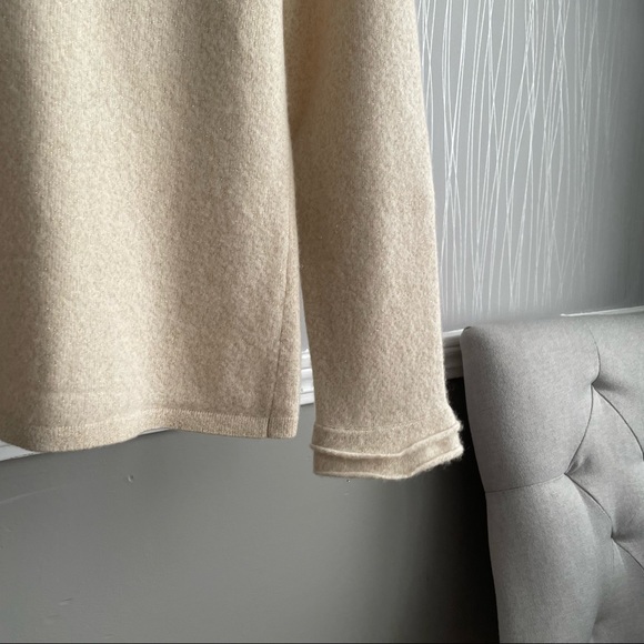 Ann Taylor Cashmere V Neck Sweater Medium Petite - Picture 2 of 6